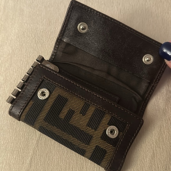 FENDI KeyHolder - Picture 11 of 16
